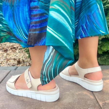 Босоножки женские CAPRICE